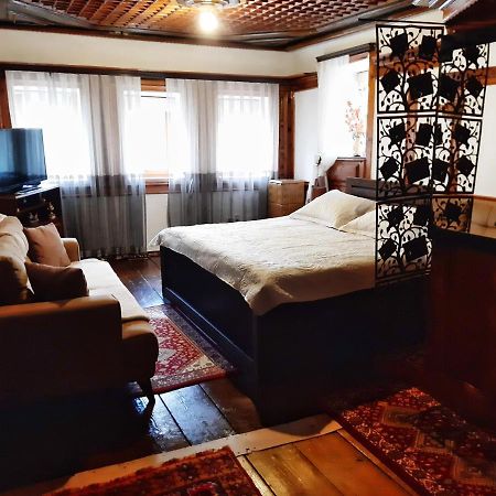 Kulla Dula Guesthouse Gjakova Ngoại thất bức ảnh