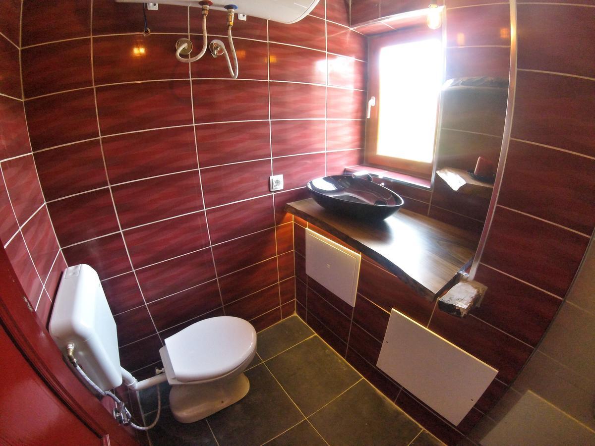 Kulla Dula Guesthouse Gjakova Ngoại thất bức ảnh