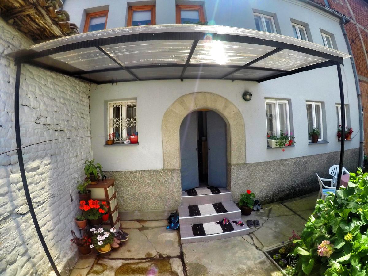 Kulla Dula Guesthouse Gjakova Ngoại thất bức ảnh