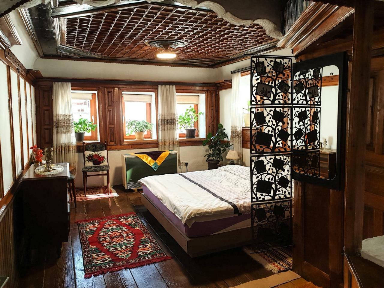 Kulla Dula Guesthouse Gjakova Ngoại thất bức ảnh