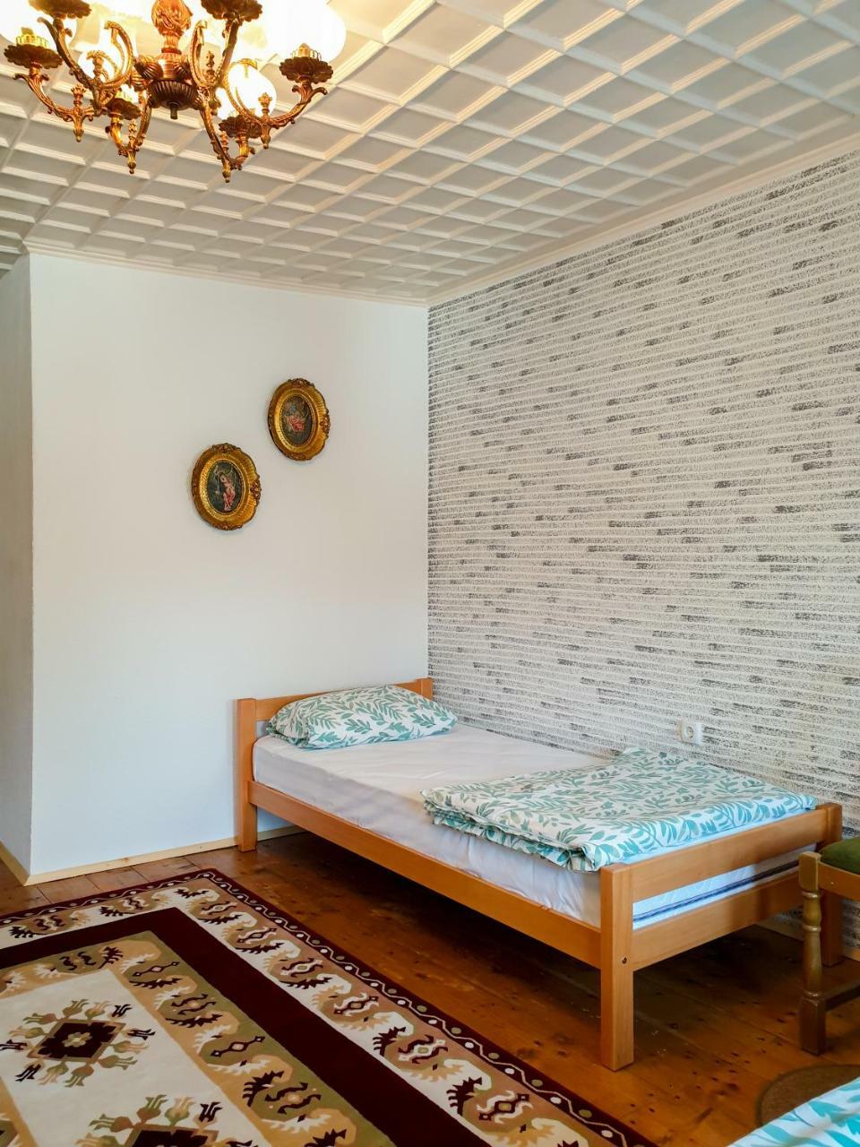 Kulla Dula Guesthouse Gjakova Ngoại thất bức ảnh